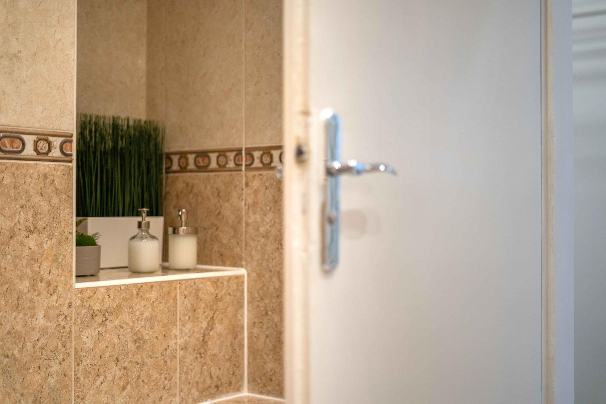 Best Location Apartment Air-Conditioned Bratislava Buitenkant foto